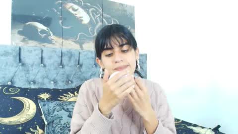 Snapshot of bella_poisonous chatting on October 4, 1:58 am Bella online show from October 4, 1:58 am
