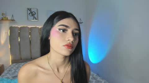bellaastorm online show from June 19, 2:39 am