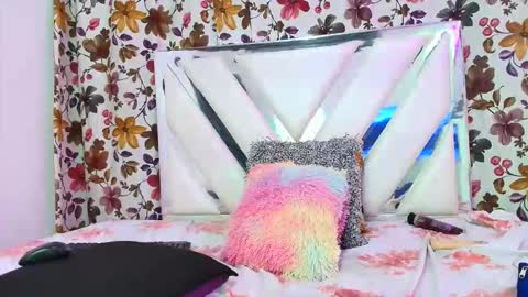 BELLA online show from October 9, 10:59 pm