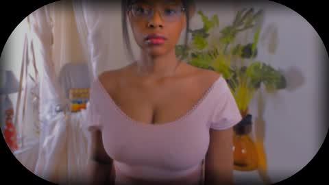 Snapshot of bellablakes18 chatting on September 20, 11:13 am Bellah Blakes-Sarah Scrumptious Lee online show from September 20, 11:13 am