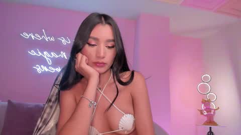  Bella C  online show from November 9, 8:00 pm