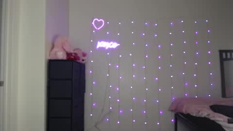 Bella Monroe online show from January 17, 7:51 am