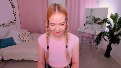 Snapshot of bellamontgomery chatting on October 10, 9:30 pm Bella online show from October 10, 9:30 pm
