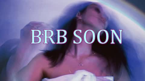 bellaparker_ online show from April 21, 11:39 am