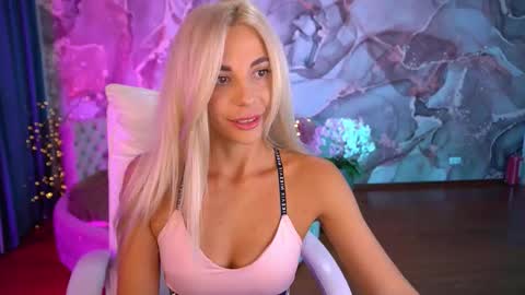 Bella online show from September 15, 7:48 pm