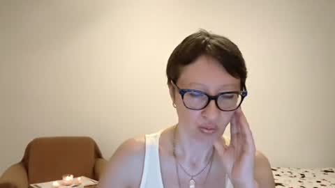 Emma online show from June 28, 8:05 pm