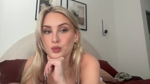 Isabella Ryder online show from May 28, 9:57 pm