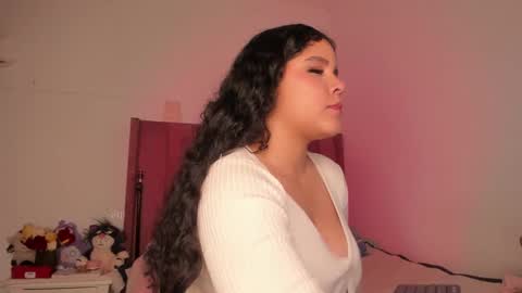 Snapshot of bellaxtar chatting on February 21, 6:59 pm Bella online show from February 21, 6:59 pm
