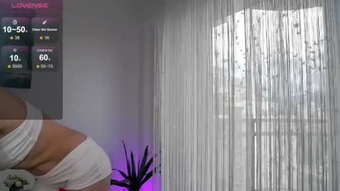 belle_blondy online show from June 5, 10:20 am