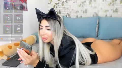 LucyJelly online show from January 6, 9:32 pm