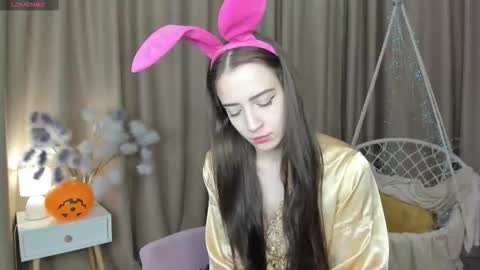 Belle online show from October 31, 4:24 am