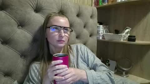 Amelia online show from October 4, 6:17 pm