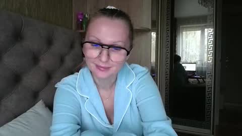 Amelia online show from October 2, 1:32 pm