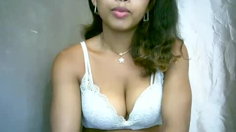 bellibellah online show from April 11, 7:45 am