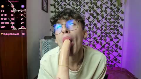 Neon online show from January 13, 1:30 pm