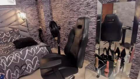 Belly online show from December 18, 3:35 am