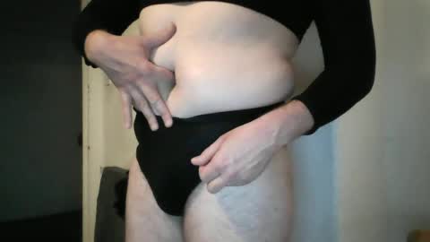 bellyfetish22 online show from June 19, 9:43 pm