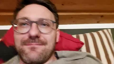 ben00189 online show from November 3, 5:36 pm