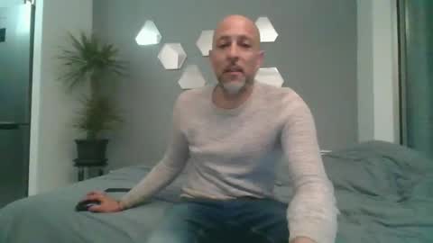 Snapshot of benbare13 chatting on February 20, 5:09 pm benbare13 online show from February 20, 5:09 pm