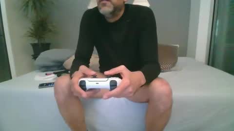Snapshot of benbare13 chatting on February 26, 6:37 pm benbare13 online show from February 26, 6:37 pm
