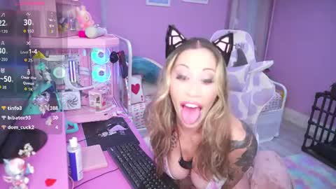 Bendymeow online show from August 7, 6:33 am