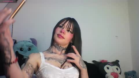 Tiffany and Bengie online show from November 6, 3:20 am