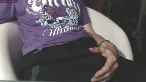 benijamin online show from April 13, 8:57 pm