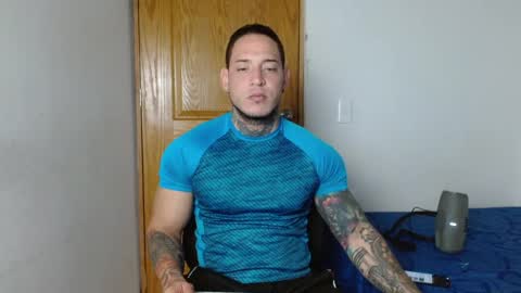 benjamin_isaac online show from December 18, 12:10 am