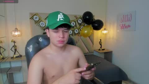 Snapshot of benjamintwink1 chatting on October 18, 6:23 pm BENJAMIN online show from October 18, 6:23 pm
