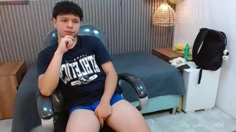 Snapshot of benjamintwink1 chatting on October 16, 8:51 pm BENJAMIN online show from October 16, 8:51 pm