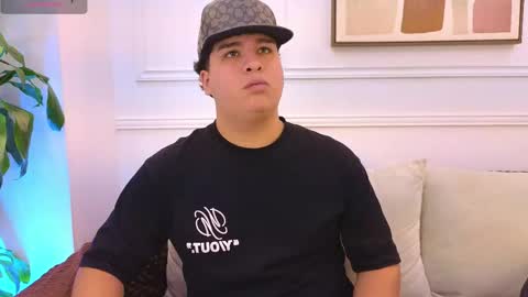 bennett_alejoo online show from June 1, 7:59 pm