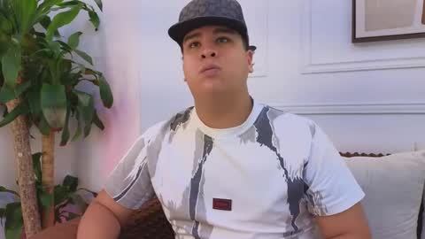 bennett_alejoo online show from April 9, 6:24 pm