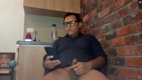 Snapshot of benny_94_project1000 chatting on October 4, 7:00 pm Benn online show from October 4, 7:00 pm
