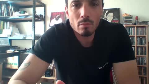 BennyHola online show from May 18, 1:28 pm