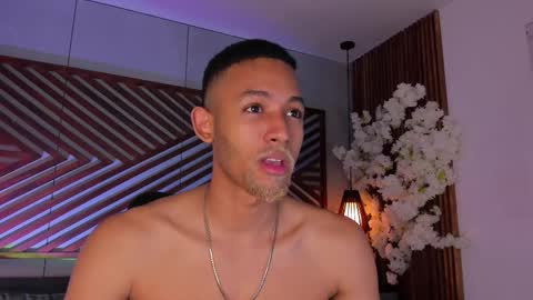 bento_fox online show from November 26, 3:59 am