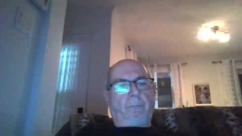 Snapshot of bernard1102 chatting on January 13, 11:41 am bernard1102 online show from January 13, 11:41 am