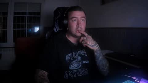 berto3389 online show from May 14, 12:31 am