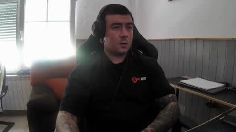 berto3389 online show from June 1, 1:23 pm
