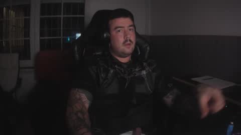 berto3389 online show from May 27, 1:01 am