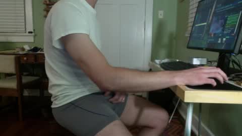 Snapshot of best_triam chatting on February 6, 12:43 am best_triam online show from February 6, 12:43 am
