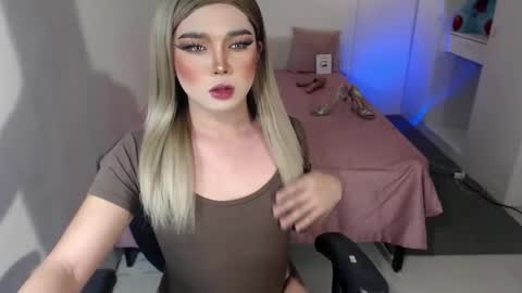 bestgirljulia online show from October 8, 2:40 am