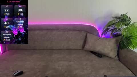 Teya online show from March 30, 3:12 pm