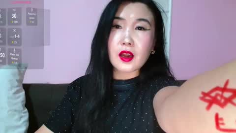 Snapshot of bet_lu chatting on October 19, 10:03 pm Bet Lu online show from October 19, 10:03 pm