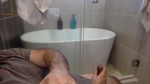 Snapshot of betoooox chatting on October 18, 11:47 am Virtual Gentleman online show from October 18, 11:47 am