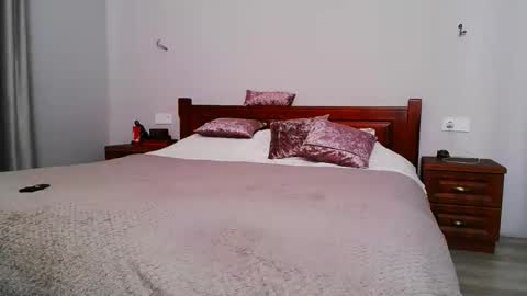 Snapshot of betty_sw chatting on October 6, 11:39 am betty_sw online show from October 6, 11:39 am