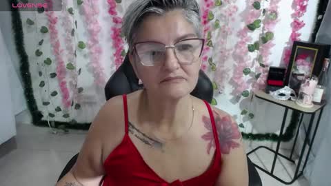 Snapshot of bety_cum3 chatting on March 4, 9:18 am bibiana online show from March 4, 9:18 am