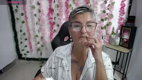 Snapshot of bety_cum3 chatting on February 13, 11:04 pm bibiana online show from February 13, 11:04 pm