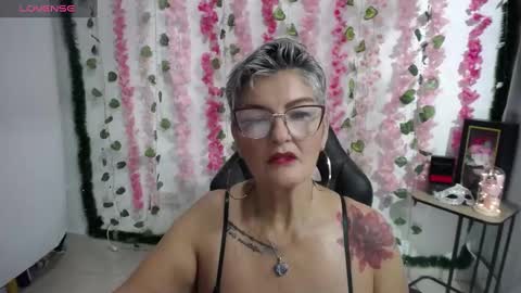 Snapshot of bety_cum3 chatting on March 1, 10:24 am bibiana online show from March 1, 10:24 am