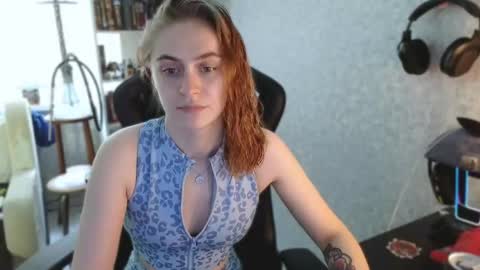 beverly_yay online show from May 17, 12:14 pm