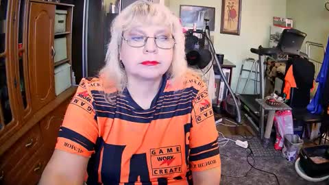 Snapshot of beverlyqcynia chatting on September 22, 11:58 am BeverlyQCynia online show from September 22, 11:58 am